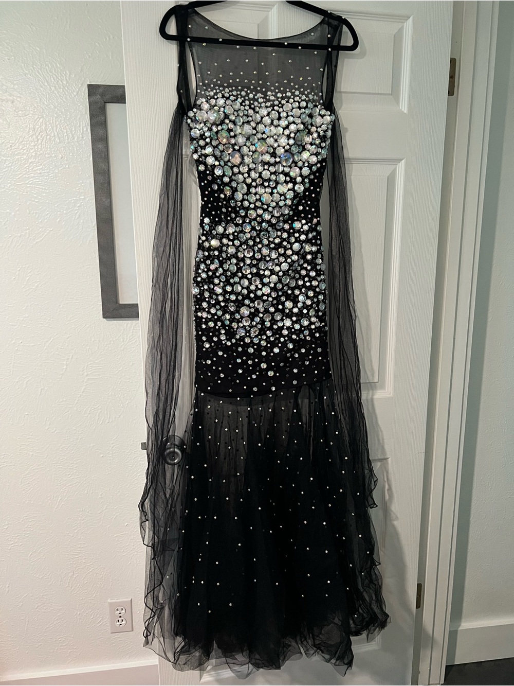 Elegant Black Backless Evening Gown with Iridescent Crystal Embellishments